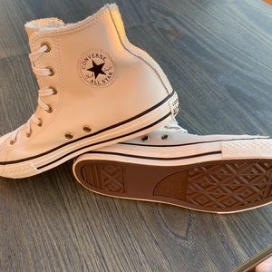 Leather Converse with faux fur lining *LIKE NEW*